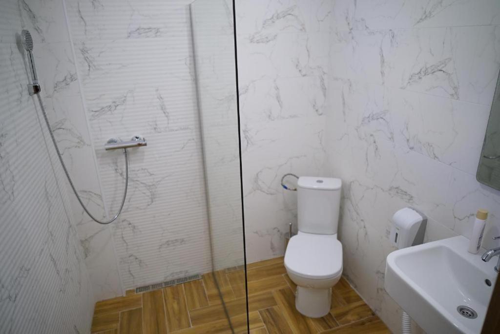 Garni Ideal 兹雷尼亚宁 外观 照片